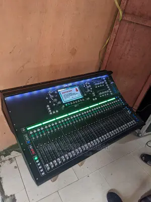 Allen Heath Sq-7 32 Channel Digital Mixer