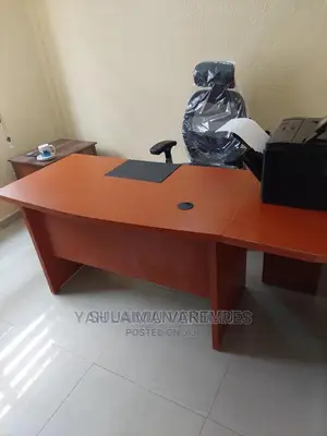 Executive Corner Table