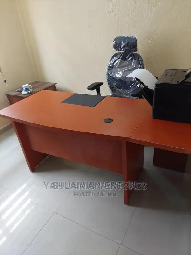 Executive Corner Table