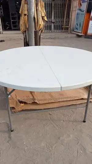 10 People Table