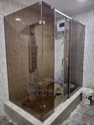 Exquisite Shower Cubicle With Tinted Glass.