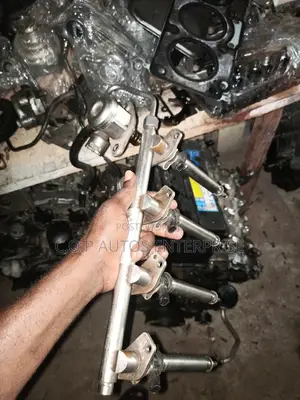 Nuzzle And Nuzzle Pump For Amg, Benz 274,270 Engine
