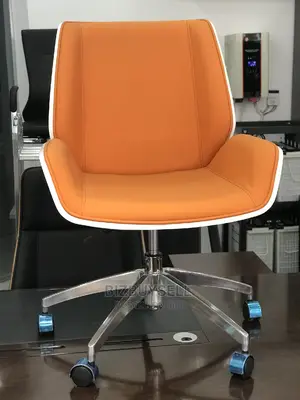 Quality Executive Adjustable Swivel Leather Office Chair.
