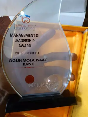 Quality Crystal Award Q5