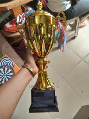 Trophy Award R02
