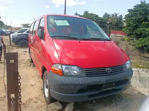Toyota HiAce 2002 Red