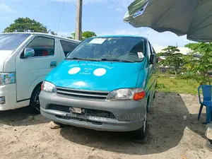 Toyota HiAce 2002 Blue