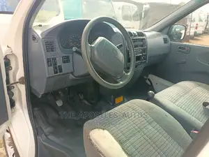 Toyota HiAce 2004 White