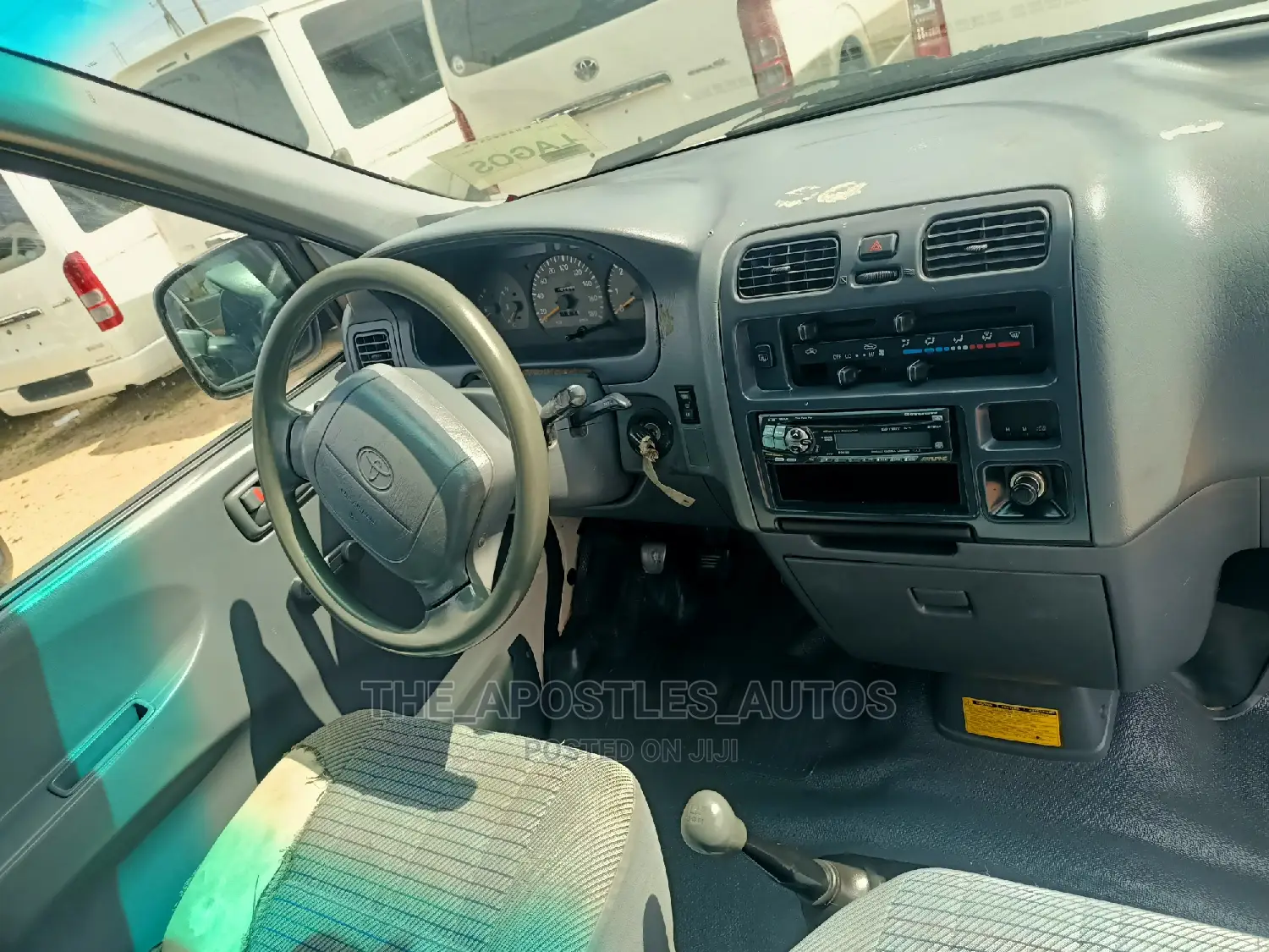 Toyota HiAce 2004 White