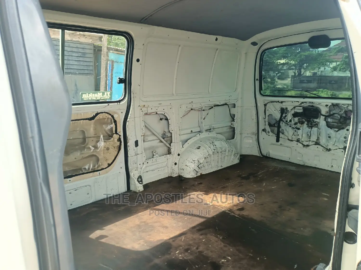 Toyota HiAce 2004 White
