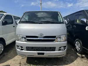 Toyota HiAce 2011 Silver