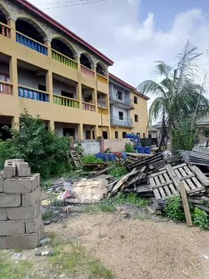 10bdrm Block of Flats in Veepee Avenue, Ado-Odo/Ota for sale