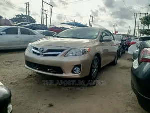 Toyota Corolla LE 4dr Sedan (1.8L 4cyl 4A) 2011 Gold