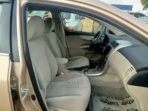 Toyota Corolla LE 4dr Sedan (1.8L 4cyl 4A) 2011 Gold