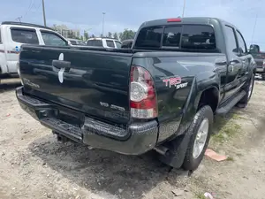 Toyota Tacoma Double Cab V6 Automatic 2010 Green