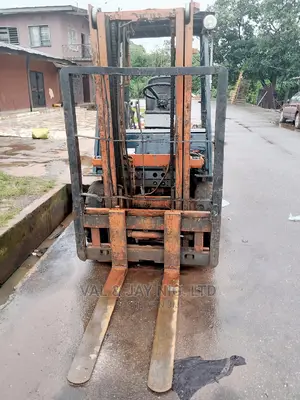 2.5 Tons Toyota Forklift (Company Use)