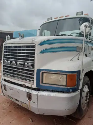 Mack Ch Tractor Truck Head - Direct Belgium