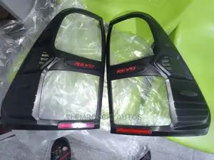 High Quality Certified Complete Rear Light Cover Hilux 2022