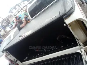  Rolling Boot Cover for Toyota Hilux 2023