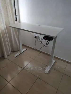 Quality Executive Ergonomic Gaming Table (Adjustable Height)