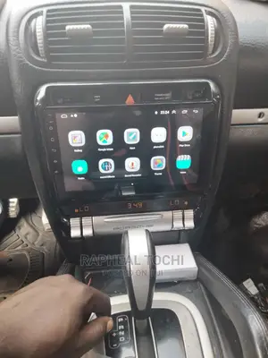 Porsche Cayenne Android