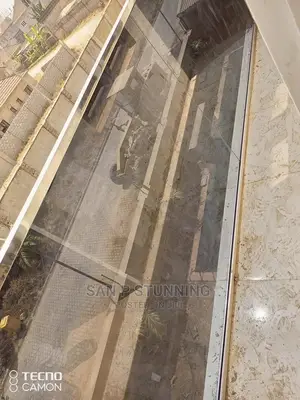 Frameless Glass Rail Design Woth Tinted