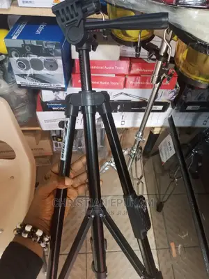 Small Tripod Stand