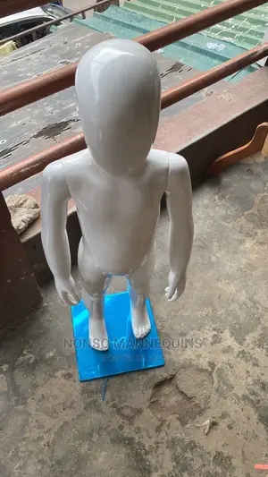 Age 1 To 3 Yrs Glossy White Faceless Unisex Dummy