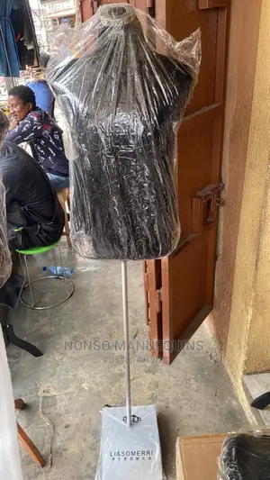 Black Body Male Dressform Stand With Iron Metal Base
