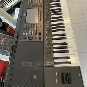 Yamaha PSR Sx720 Workstation Synthesizer Keyboard