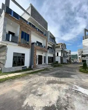 5bdrm Townhouse/Terrace in Katampe Extension for sale