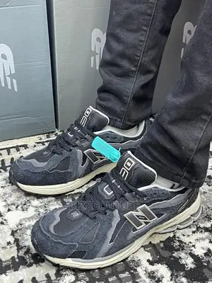 Original NEW BALANCE Sneakers Available in Store