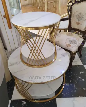 Round Marble Center Table 2 Side Stools