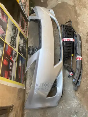 Bumper Is250 2008