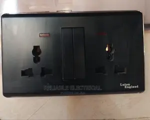 Twin Sockets 13amps Black