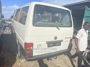 Volkswagen Transporter 2000 White