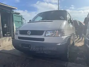 Volkswagen Transporter 2000 White