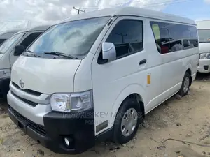 Toyota HiAce 2016 White