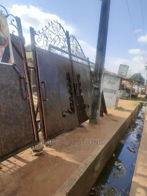 Standard Brown Gate Design for the Best of Your Home
