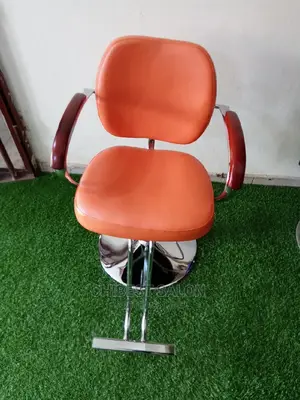 New Model Stylist Chair