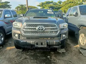Toyota Tacoma Limited 2018 Gray
