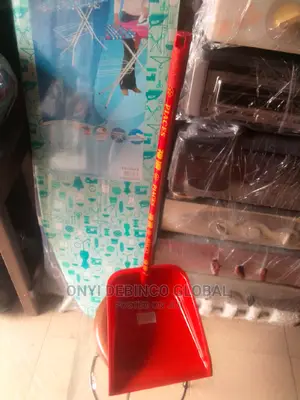 Packer With Wooden Handle