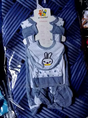 8 Pieces Baby Clothes