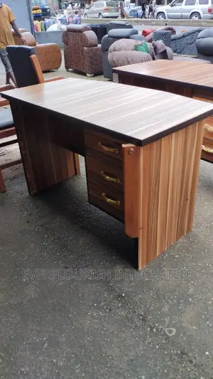 Office Table 4ft for Office Use