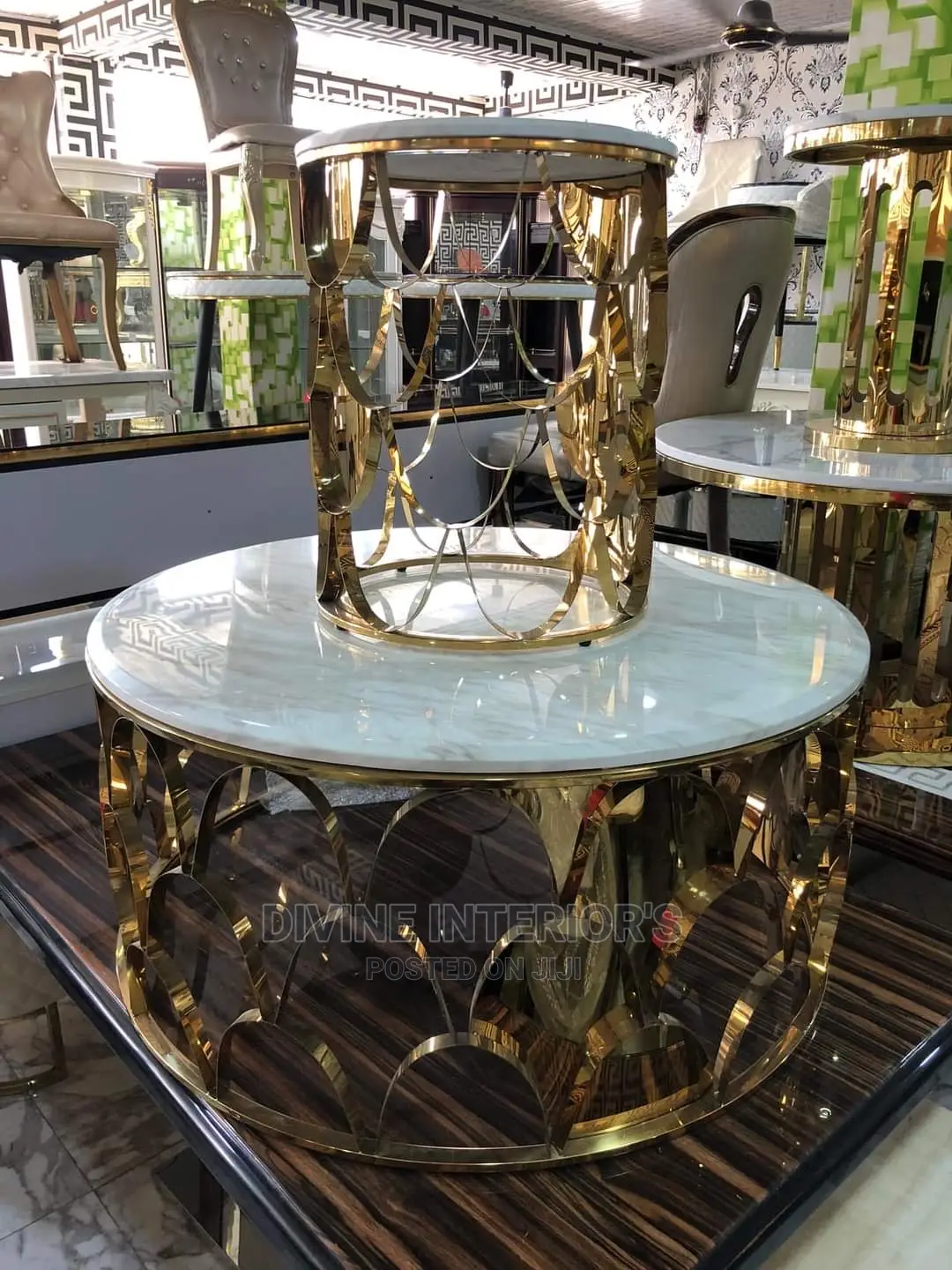 Luxurious Center Table With Sized Stool