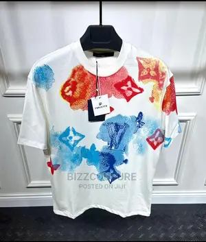 Original LOUIS VUITTON T-Shirts Available in Store