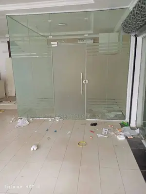 Frameless Glass Partitions