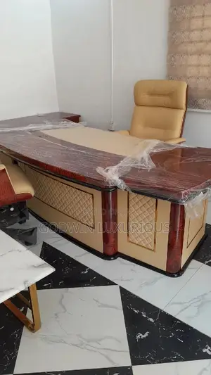 Quality Executive Wooden Office Table With Drawers.