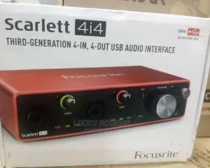 Scarlet 4i4