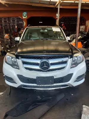 Mercedes-Benz GLK Front Bumper-Headlights 2013